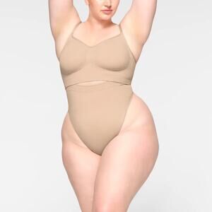 SKIMS Seamless Sculpt High Waist Thong Mica Tan Cream Compression Shaping 2X NEW